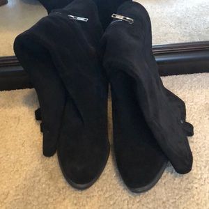 Tall suede boots black by UGG worn once